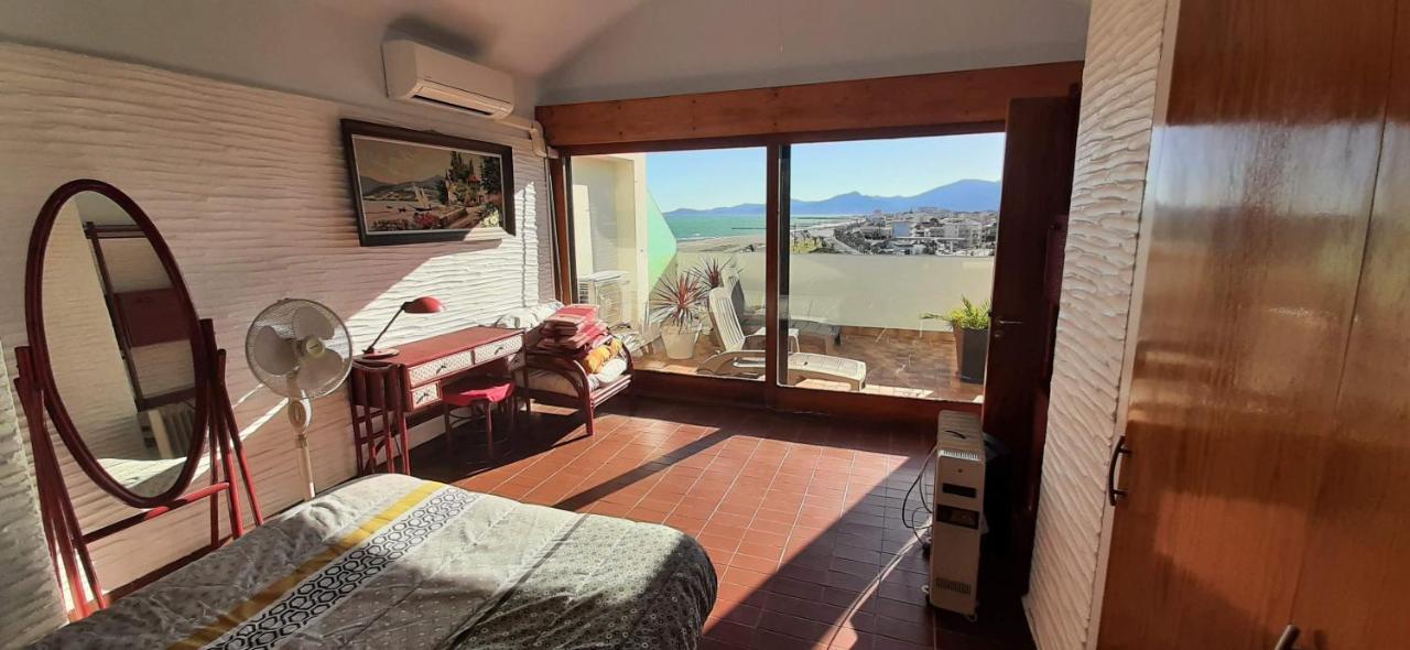 Port Cipriano Sur Les Toits , Vue Panoramique Sur La Mer サン・シプリアン エクステリア 写真